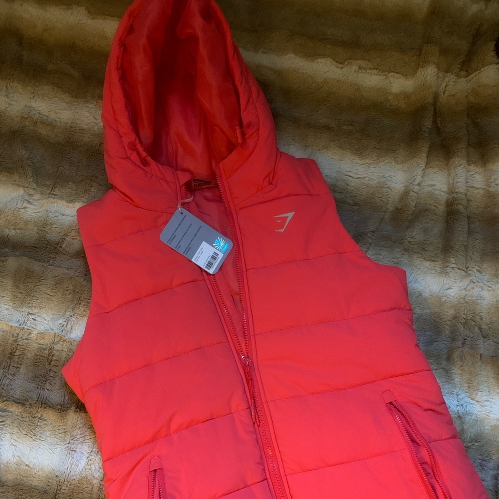 NWT Gymshark Primary Puffer Gilet Vest - Red Large
